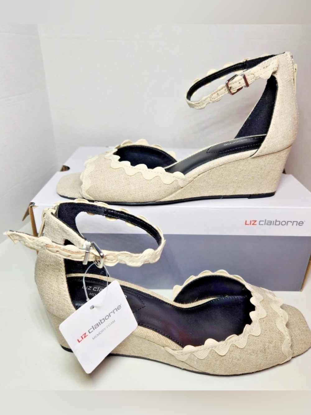 NWT Liz Claiborne Babbler Wedge Sandals, size 9, color: sand.